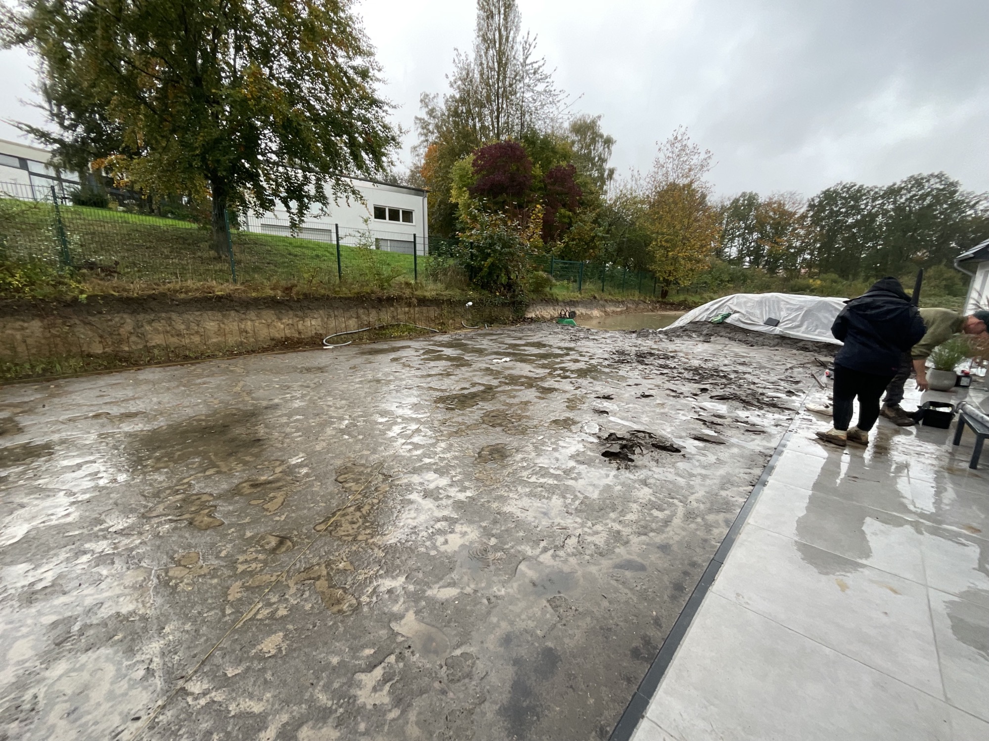 Vorher Bild. Schlamm und Pfützen